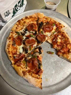 Pepper mushroom and pepperoni pizza