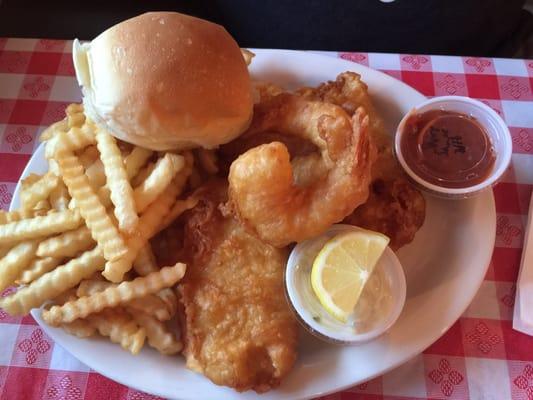 Jumbo Shrimp and Fish. Friday night. Big portions. Served piping hot!