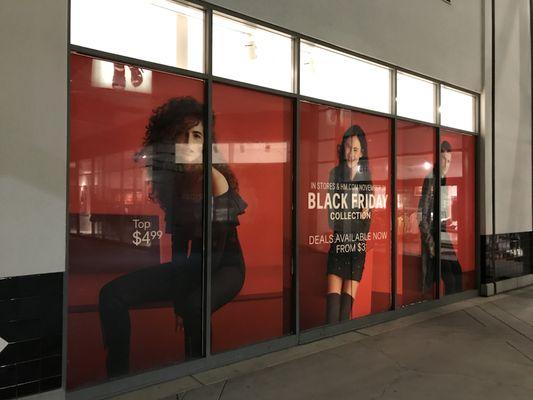 H&M's holiday graphics install. We work all hours of the day to accommodate business.