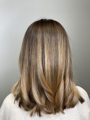 Partial blonding service, balayage highlights