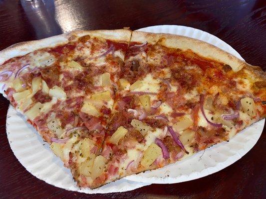 Pizza with pineapple and ham