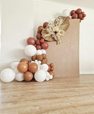 Organic Balloon Garland