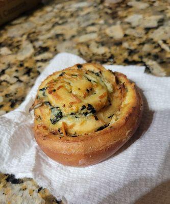 Artichoke spinach roll