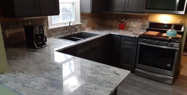 I love these counters! This was pre-backsplash.