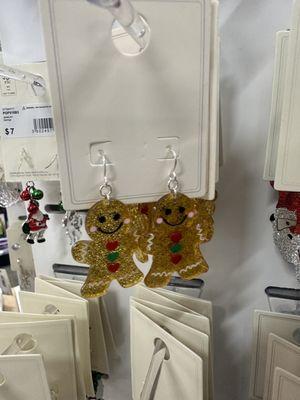 Cute gingerbread earrings. This was my Christmas theme this year so I was loving these.