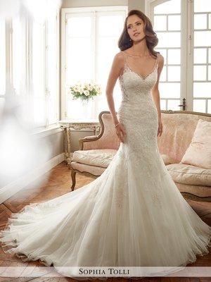 Sophia Tolli