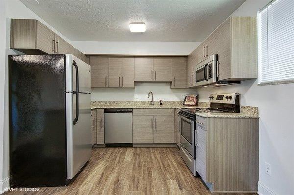 Kitchen Cabinets and Appliances