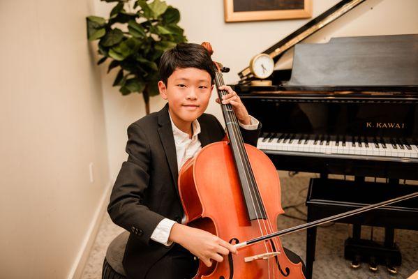 Cello Lessons at Angeles Academy of Music