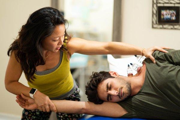 Cupping with manual stretch