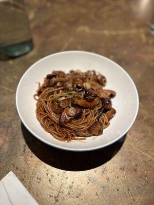 Stir-Fried Noodle with Mushroom and Chive