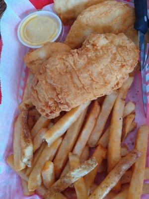 Chicken Tender Basket w/fries