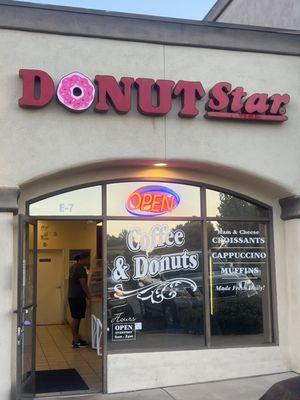 Best Donut Shop in town!!