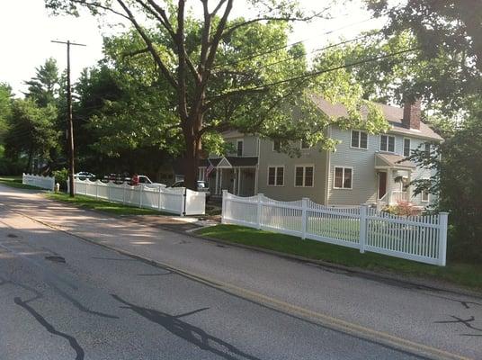 Scalloped Vinyl Picket - Needham, MA