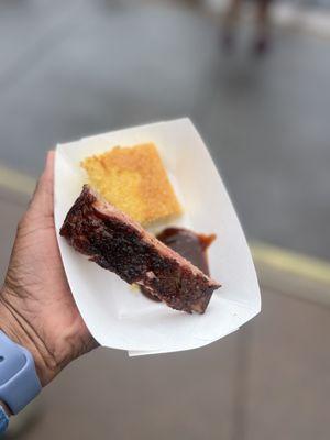 Rib sampler n corn bread