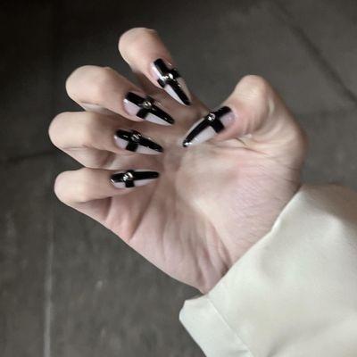 nails