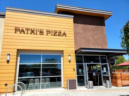 Lunch at Patxi's on 4/15/22