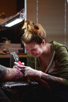 Madeline Heffernan, neo-trad tattoo specialist