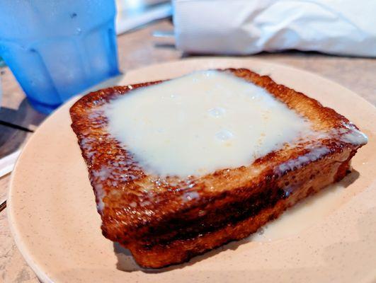 Toast with condensed milk + peanut butter