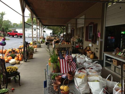 Shot down the front of the market. Lots of stuff!