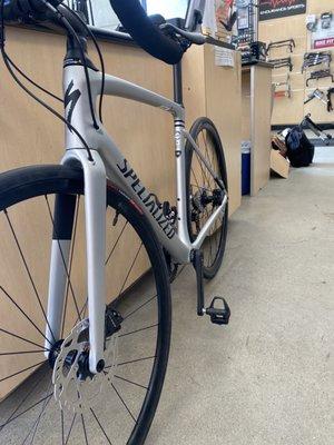 Specialized Roubaix Sport Satin Silver Flake converted to tubeless