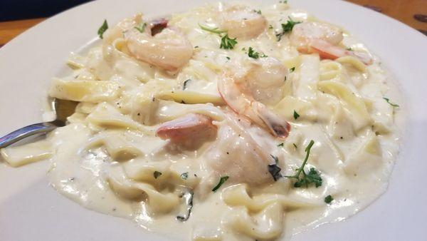 Shrimp fettucci alfredo.