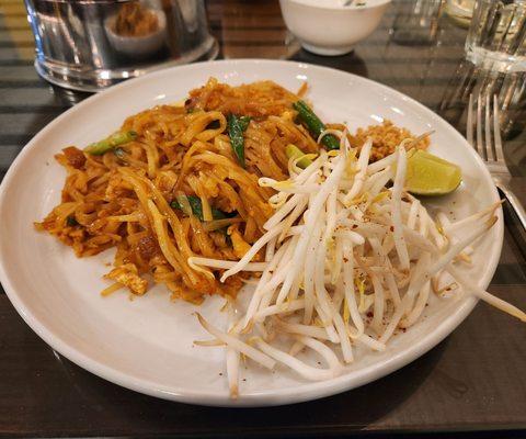 Pad Thai with chicken