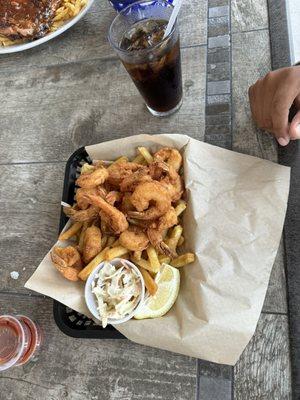 Shrimp appetizer with fries