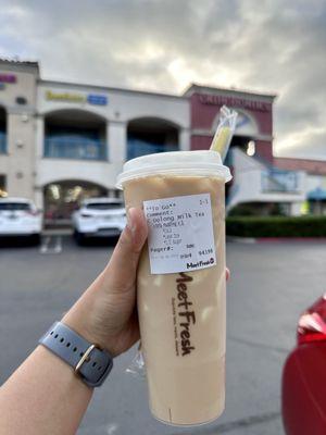 Oolong Milk Tea w/ Tofu Pudding