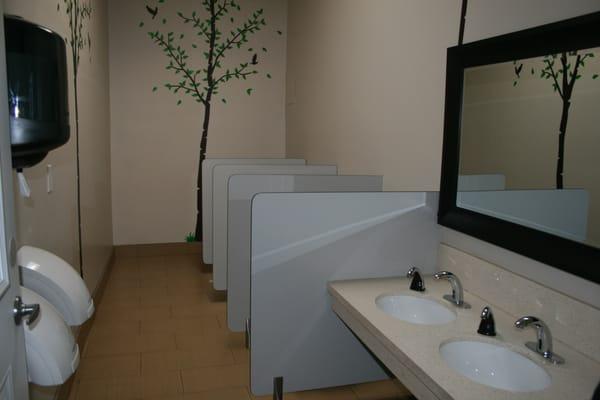 Super clean and hands free bathrooms (everything is on a sensor)