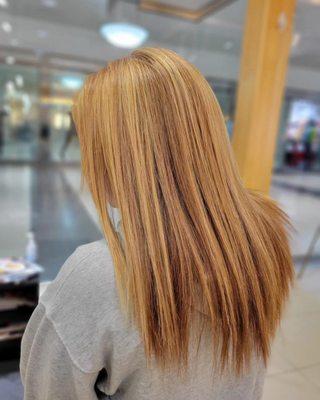 Heavy warm blonde highlights on red hair