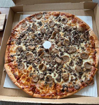 XL Mushroom & Meatballs Pizza