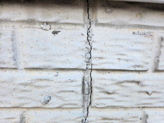 Foundation cracks