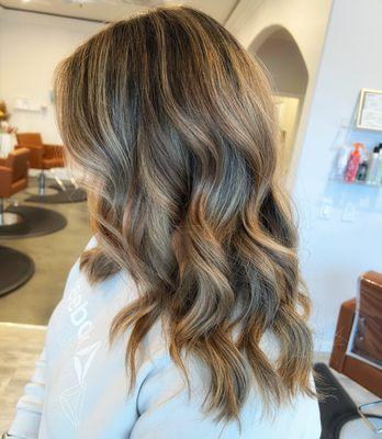 honey blonde balayage.