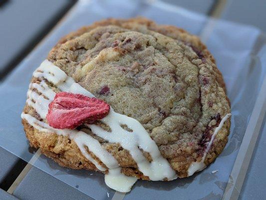 White Chocolate Strawberry Cookie