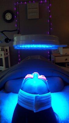 LED Light Therapy for acneic and anti-aging skin