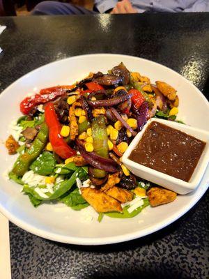 Chicken fajita salad