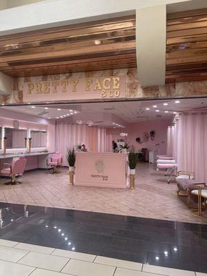 Pretty Face & Co
Elegant and vibrant place to be able to relax and let the permanent makeup artists work their magic.