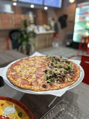 16" X Large Specialty Half & Half 10 slices