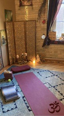 Private Yoga Sessions available.

*Hatha Yoga
*Kundalini Yoga
*Pranayama
*Meditation