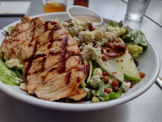 Crush house salad with chicken