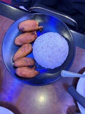 Side of white rice and sweet plantains.