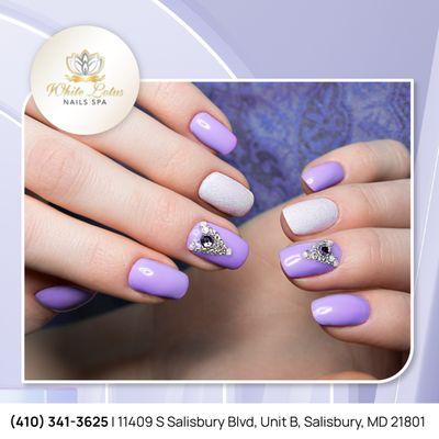 Gorgeous purple nails for a pop of color and elegance! Perfect for any occasion.