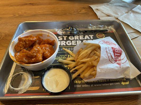 Small Boneless Wings (6 Pcs) and Skinny Fries