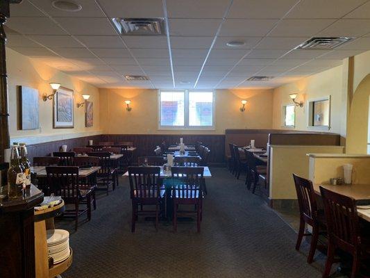 Branford-Pizza/Italian Decades as Pepe & Rose's. 50 seats, full liquor license. Signage visible Route 1. Sale Price: $99,000