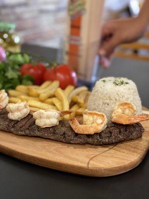 Churrasco con camarones