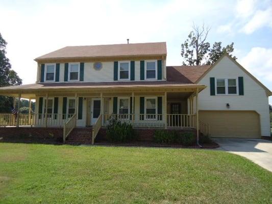 This beautiful home is on the market for $329,000 in the beautiful neighborhood of Las Gaviotas in Chesapeake!...