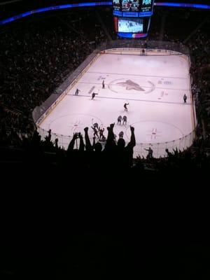 Coyotes score!