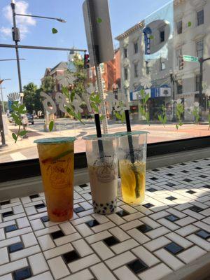 Super fruit tea, bubble milk tea, lemon oolong tea