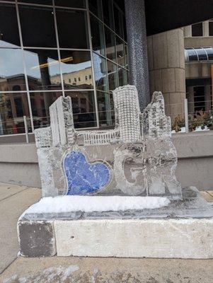 GR ice sculpture