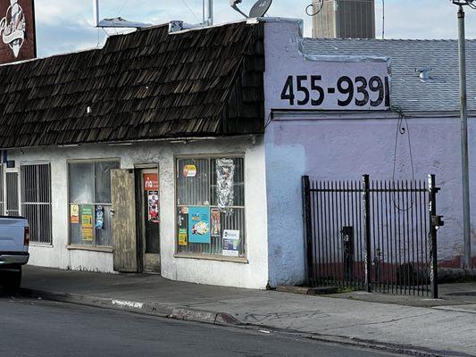 Does this look like a restaurant that's open for business?